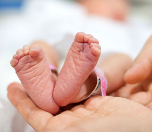 В Махачкале врачи выходили новорожденную весом 480 грамм