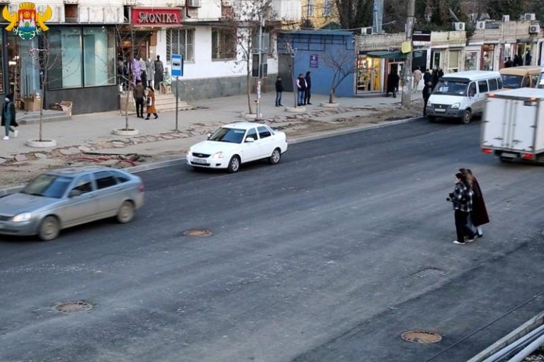 Власти Махачкалы при реконструкции ул. Коркмасова синхронизировали четыре программы