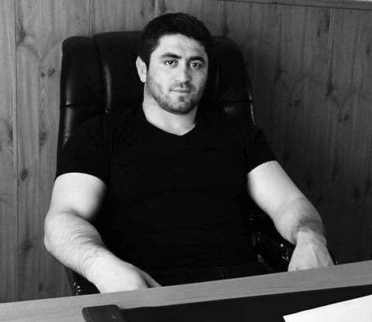 Суд в Махачкале продлил арест двум росгвардейцам, обвиняемым в убийстве экс-главы села Новокули