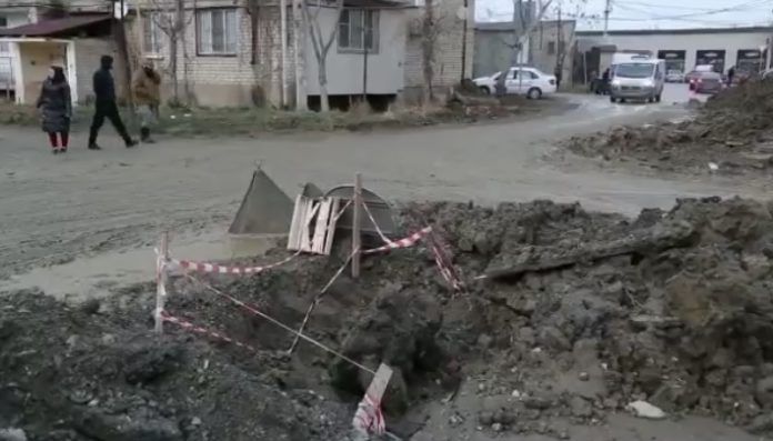 EF2083F0-8DE2-4B02-9A27-33BDFDF51FC3