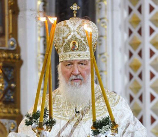 Патриарх Кирилл сравнил жизнь без Бога с вождением без фар в полной темноте