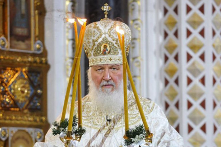 Патриарх Кирилл сравнил жизнь без Бога с вождением без фар в полной темноте