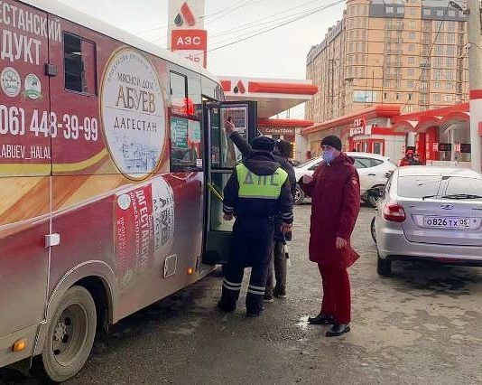 В Махачкале вновь прошли рейды по соблюдению масочного режима в общественном транспорте