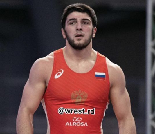 Воспитанник махачкалинской спортшколы греко-римской борьбы стал чемпионом России