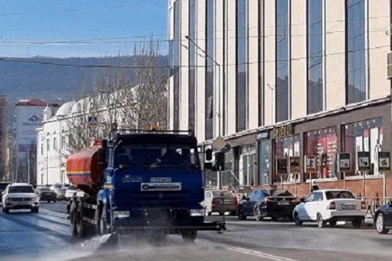 Возобновлена дезобработка улиц и общественных пространств