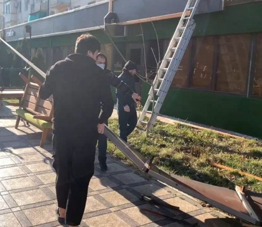 Демонтаж незаконно размещенных входных групп