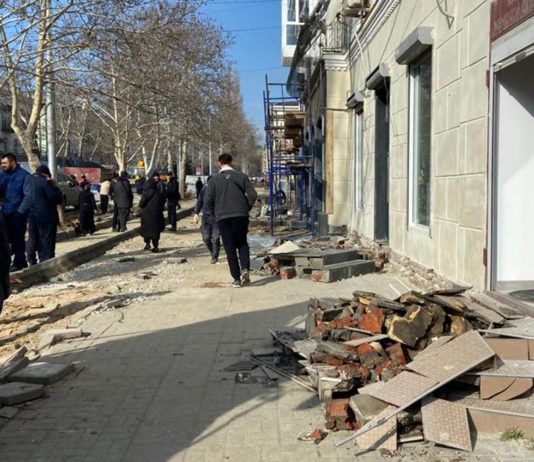 Демонтаж незаконно возведенных входных групп