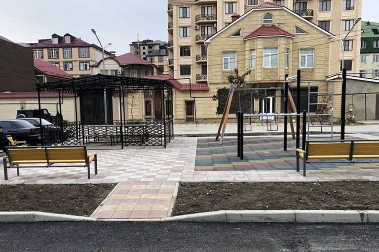 А на нашем на дворе