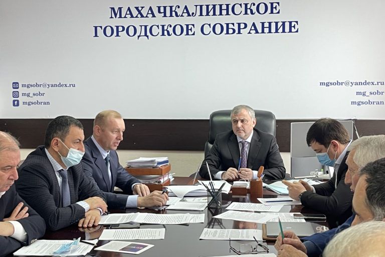 Круглый стол по вопросам управления многоквартирными домами