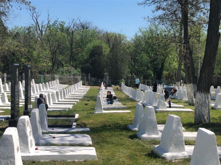 На воинском кладбище в Махачкале к 23 февраля проведут работы по благоустройству