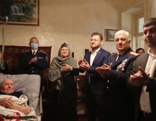 Салман Дадаев поздравил с Днем защитника Отечества бывшего следователя прокуратуры Махачкалы