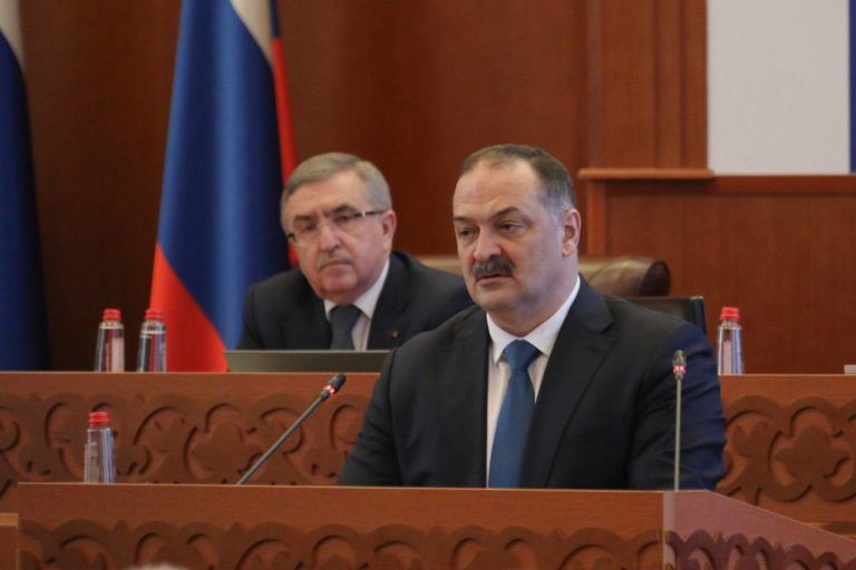 Меликов: аэропорт Махачкалы добился значительного улучшения показателей