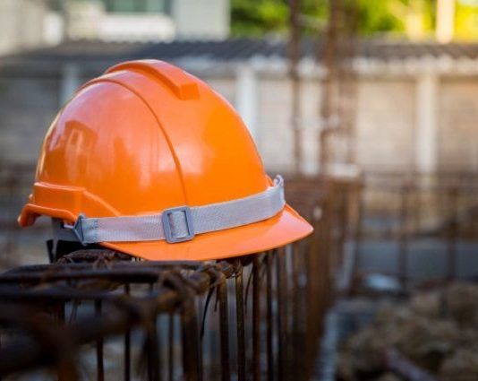 СК возбудил уголовное дело после гибели рабочего на стройке в Махачкале