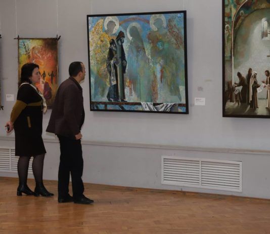 В Махачкале открылась выставка об истории христианства в Дагестане