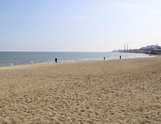 Городской пляж Махачкалы обновят к началу купального сезона