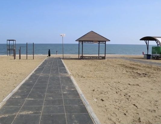 Городской пляж Махачкалы благоустроят к началу летнего сезона