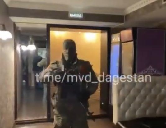 Наркополицейские провели рейд по ночным заведениям Махачкалы