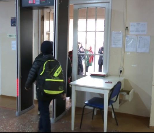 Закуплены металлорамки для школ и детских садов