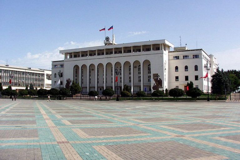 Арт-объект и фотозону установят в День Победы на площади Махачкалы