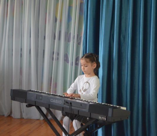 В Махачкале стартовал творческий проект «Дети – детям. Филармония школьника»