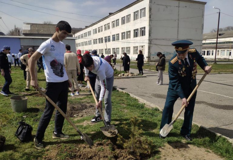 В Махачкале высадили сад памяти в честь Героя России Гаджимагомедова