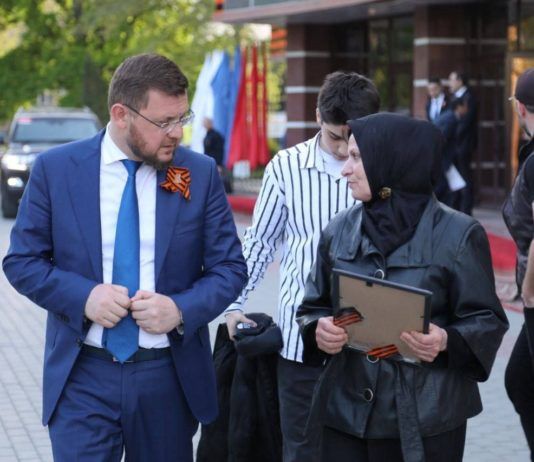 Сотрудники мэрии Махачкалы направили средства в фонд помощи семьям погибших военных