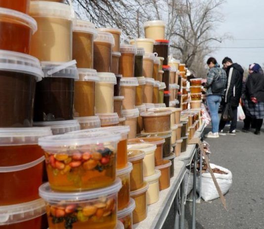 Около 180 производителей приняли участие в сельхозярмарке в Махачкале
