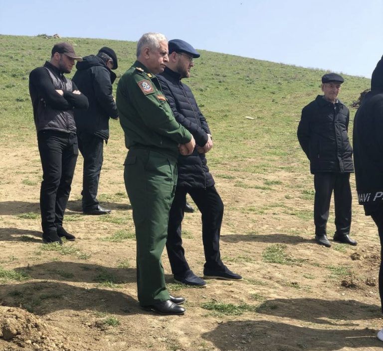 Салман Дадаев посетил похороны погибшего на Украине военнослужащего