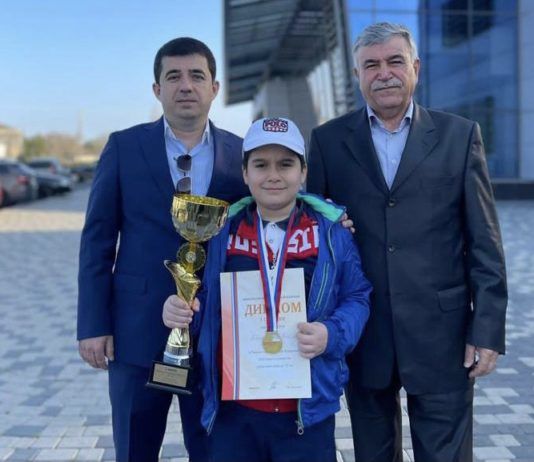 Юноша из Махачкалы завоевал «золото» на первенстве России по классическим шахматам