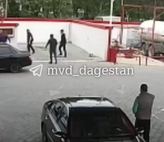 Троих молодых людей задержали в Махачкале за стрельбу на автозаправке