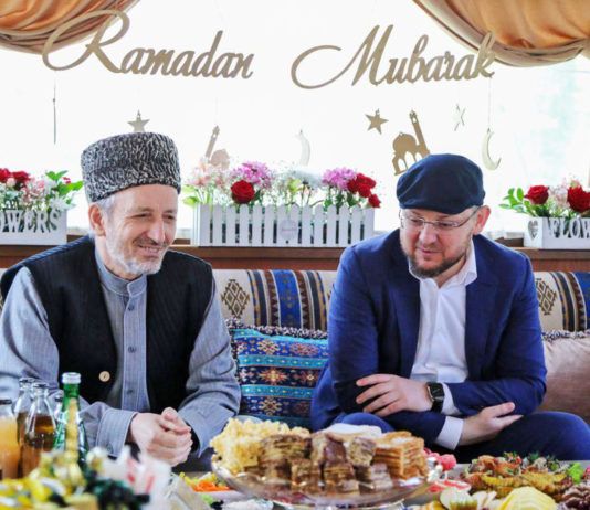 Салман Дадаев с праздничным визитом навестил муфтия Дагестана