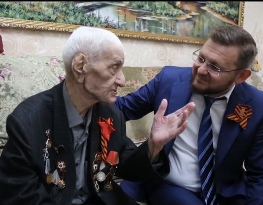 Салман Дадаев навестил единственного оставшегося в живых ветерана ВОВ, родившегося в Махачкале