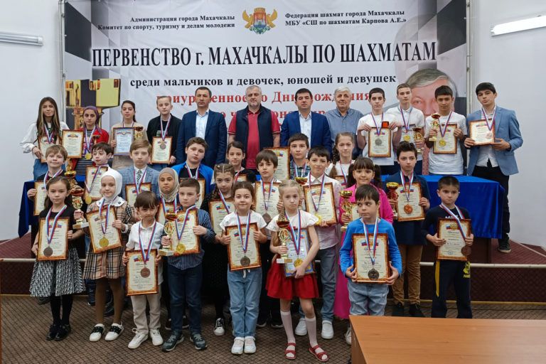 Депутаты горсобрания приняли участие в первенстве города по шахматам
