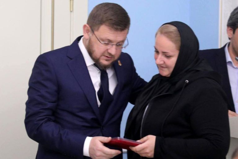 Салман Дадаев вручил ордена Мужества