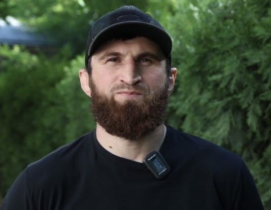 Боец Магомед Анкалаев призвал махачкалинцев выбрать общественную территорию для благоустройства