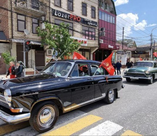 В Махачкале прошел парад ретро-автомобилей