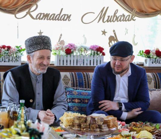 Салман Дадаев с праздничным визитом навестил муфтия Дагестана