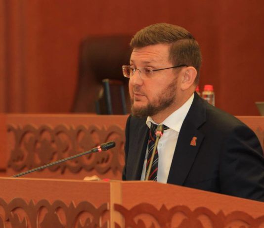 Мэр Махачкалы объяснил обоснованность сужения улицы Коркмасова