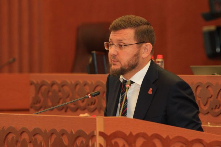 Мэр Махачкалы объяснил обоснованность сужения улицы Коркмасова