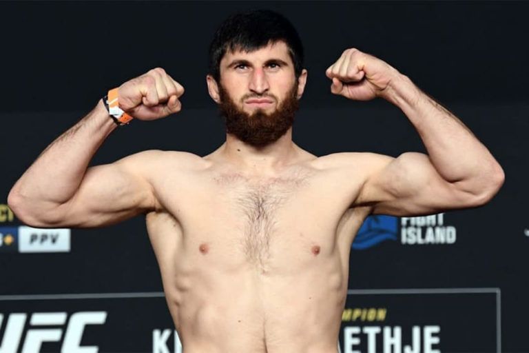 Магомед Анкалаев может провести титульный поединок в UFC
