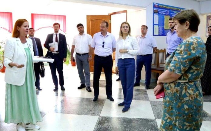 19E54A11-DEFE-4FFE-AADA-4A2AD510D076