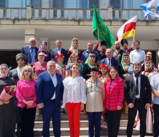 Замглавы Махачкалы встретилась с гостями и участниками фестиваля