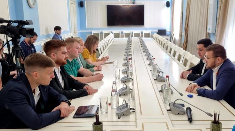 Глава Махачкалы провел рабочую встречу с делегацией АНО «Диалог Регионы» и руководителем ЦУРа Дагестана