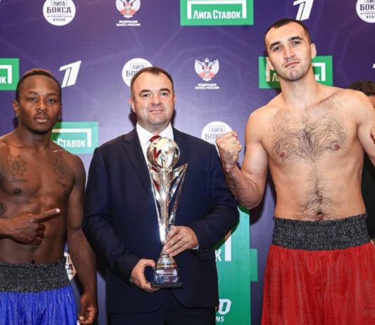 Муслим Гаджимагомедов победил эквадорца Оклеса