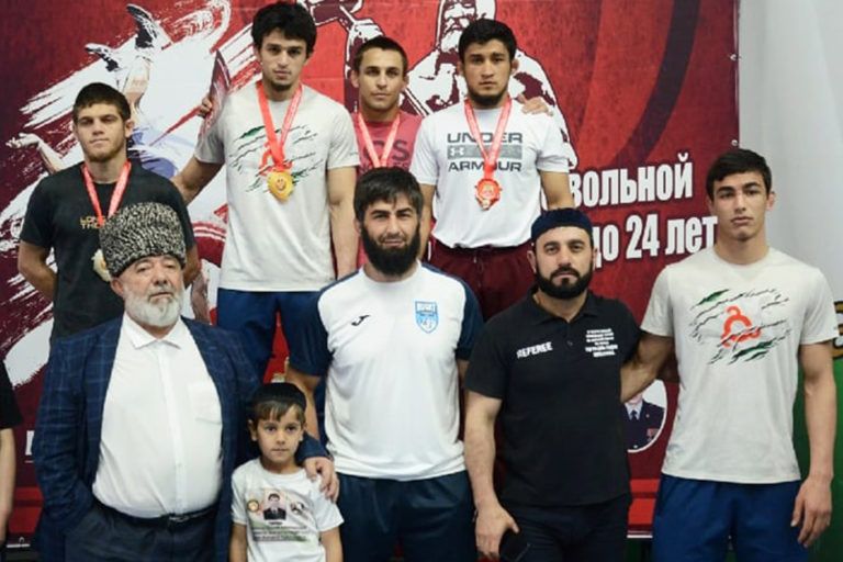 Дагестанские вольники успешно выступили на первенстве СКФО