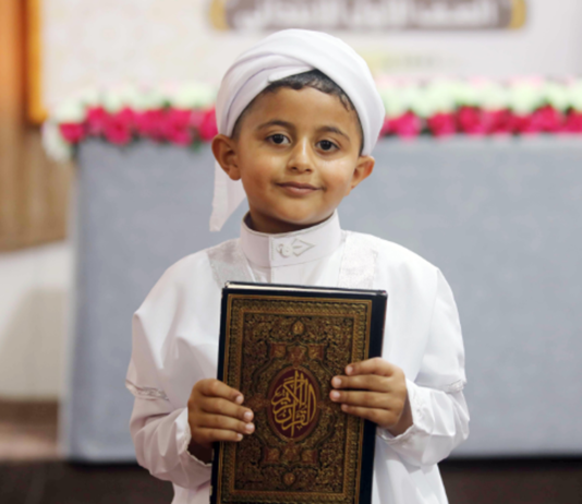 7-летний палестинский мальчик выучил наизусть Коран
