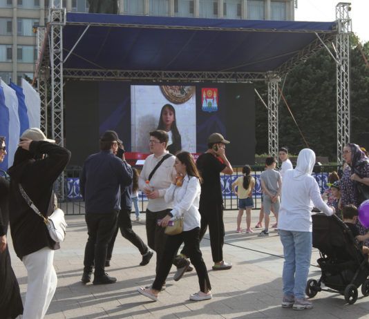 Мультфильмы – на главной площади