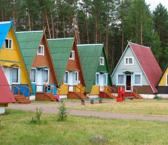 Родители махачкалинских школьников смогут оформить путевку в летний лагерь через МФЦ