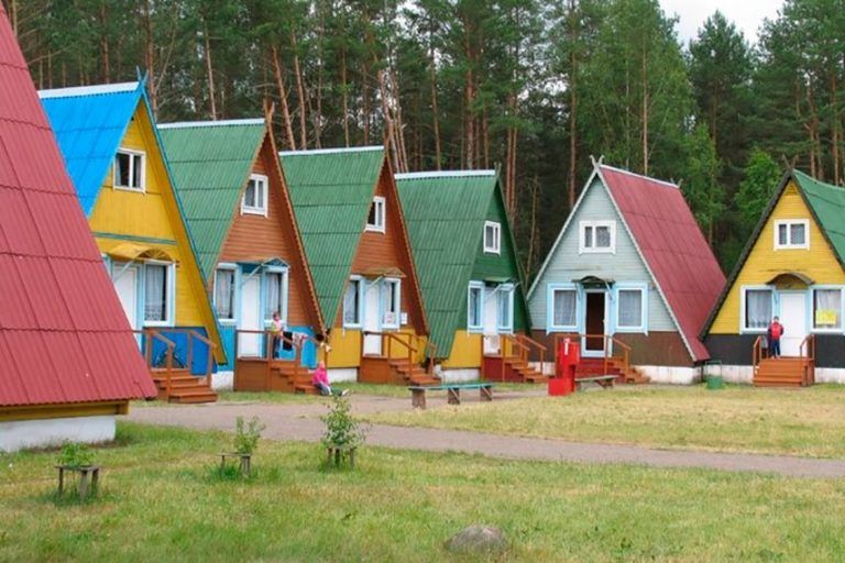 Родители махачкалинских школьников смогут оформить путевку в летний лагерь через МФЦ
