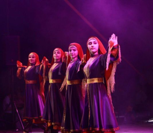 Фестиваль ко Дню молодежи в Махачкале завершился праздничным концертом